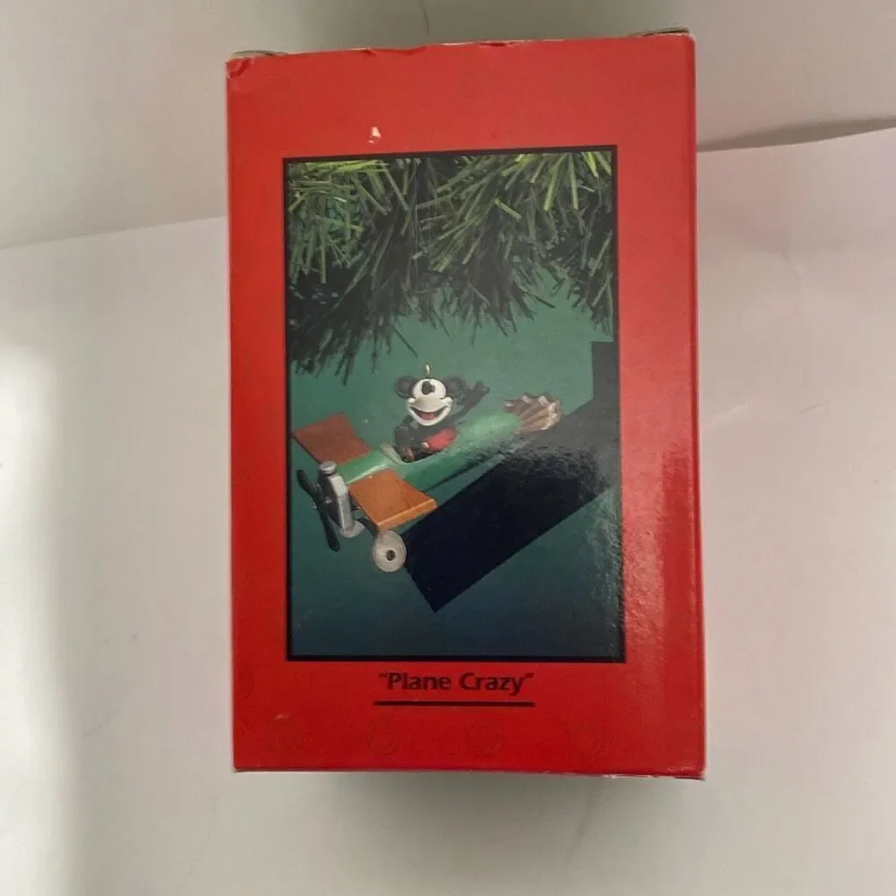 Enesco Corporation‎ Multicolor Mickey Mouse Treasury of Christmas Ornament